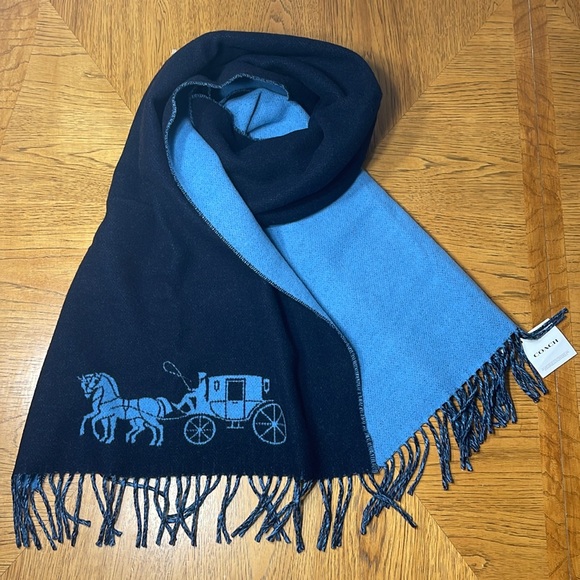 NWT HTF COLOR COMBO COACH OVERSIZED BI-COLOR HORSE & CARRIAGE WOOL MUFFLER - Picture 5 of 8